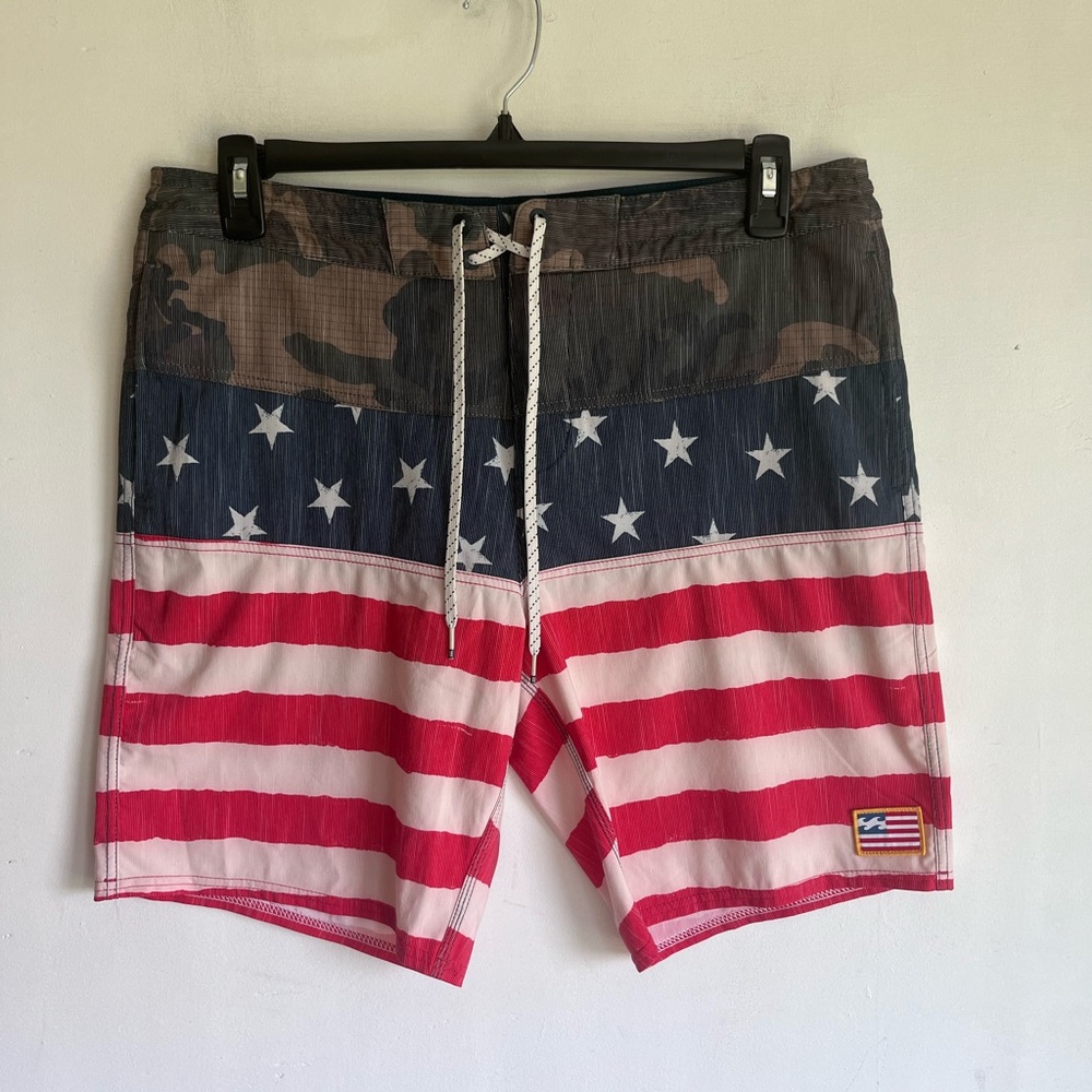 Billabong recycler Tribong LoTide,Red, Blue, White and Camo Board Shorts, 34